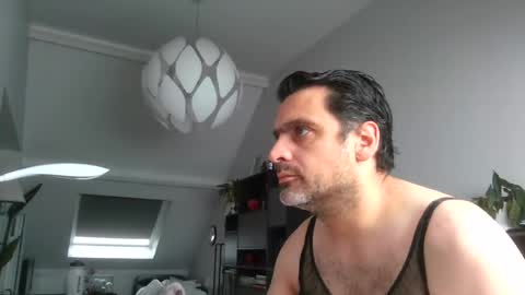 Snapshot of sebix9206 chatting on 06-12-26, 07:40 sebix9206 online show from 06-12-26, 07:40
