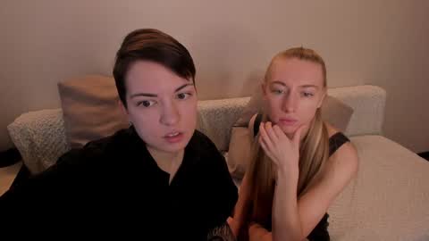Snapshot of secret_dreams_ chatting on 12-10-24, 08:19 Amanda and pair in a real life we love each other but can play with you online show from 12-10-24, 08:19