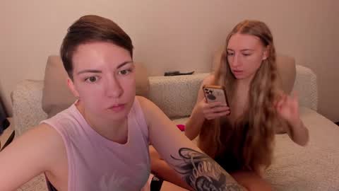Snapshot of secret_dreams_ chatting on 12-18-24, 08:31 Amanda and pair in a real life we love each other but can play with you online show from 12-18-24, 08:31