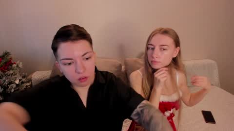 Snapshot of secret_dreams_ chatting on 01-01-25, 08:02 Amanda and pair in a real life we love each other but can play with you online show from 01-01-25, 08:02