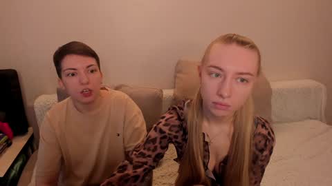 Snapshot of secret_dreams_ chatting on 01-17-25, 08:34 Amanda and pair in a real life we love each other but can play with you online show from 01-17-25, 08:34