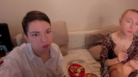 Snapshot of secret_dreams_ chatting on 01-23-25, 07:32 Amanda and pair in a real life we love each other but can play with you online show from 01-23-25, 07:32