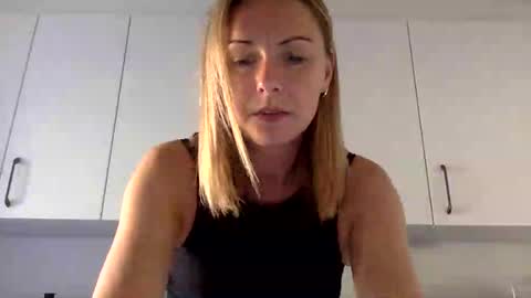 Snapshot of secretangel3 chatting on 07-05-26, 04:03 secretangel3 online show from 07-05-26, 04:03