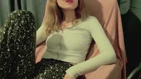 Snapshot of secretanni chatting on 10-14-25, 11:38 Anni online show from 10-14-25, 11:38