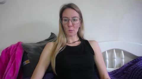 Snapshot of secretcandy222 chatting on 12-15-25, 07:45 secretcandy222 online show from 12-15-25, 07:45