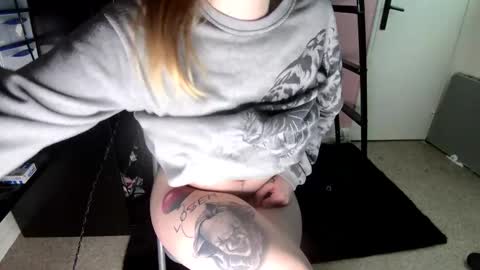 Snapshot of secretcouple67 chatting on 02-19-26, 10:28 secretcouple67 online show from 02-19-26, 10:28