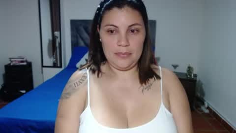 Snapshot of secretdeluxe chatting on 06-22-26, 11:40 Secret Bella online show from 06-22-26, 11:40