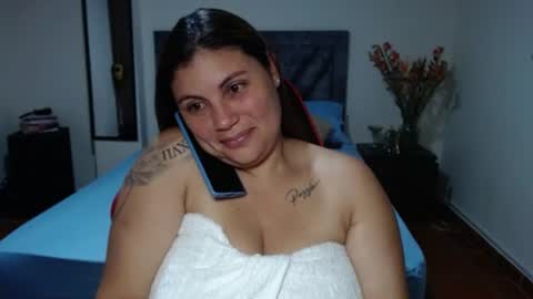 Snapshot of secretdeluxe chatting on 07-07-26, 12:09 Secret Bella online show from 07-07-26, 12:09