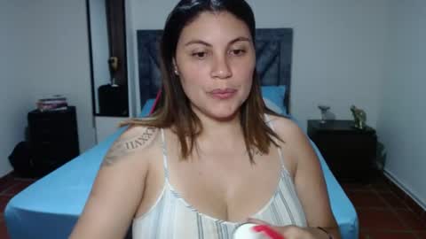 Snapshot of secretdeluxe chatting on 07-15-26, 12:32 Secret Bella online show from 07-15-26, 12:32