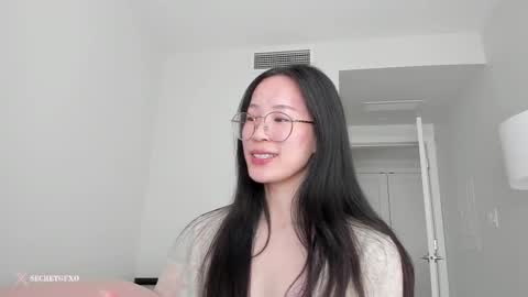 Angela online show from 03-05-25, 11:38