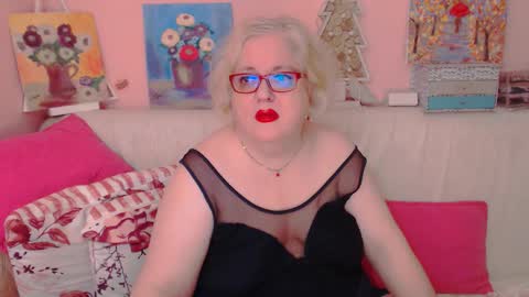 Snapshot of secretloverbbw chatting on 10-28-25, 09:06 Alice online show from 10-28-25, 09:06