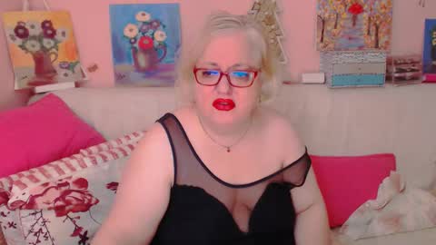 Snapshot of secretloverbbw chatting on 10-29-25, 08:32 Alice online show from 10-29-25, 08:32