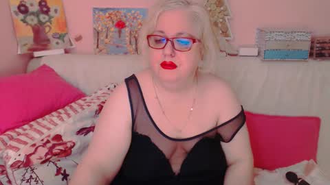 Snapshot of secretloverbbw chatting on 11-06-25, 08:21 Alice online show from 11-06-25, 08:21