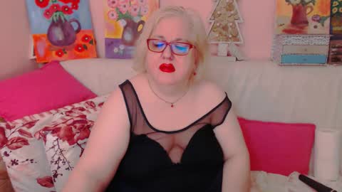 Snapshot of secretloverbbw chatting on 12-16-25, 08:47 Alice online show from 12-16-25, 08:47