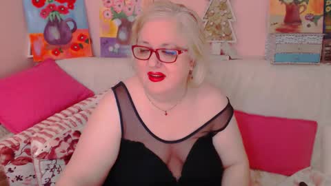 Snapshot of secretloverbbw chatting on 12-18-25, 08:26 Alice online show from 12-18-25, 08:26