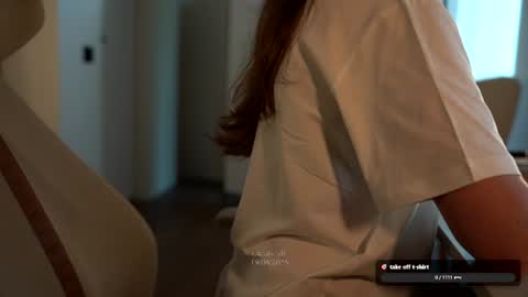 Snapshot of secrets_eli chatting on 06-19-26, 06:12 Eliz online show from 06-19-26, 06:12