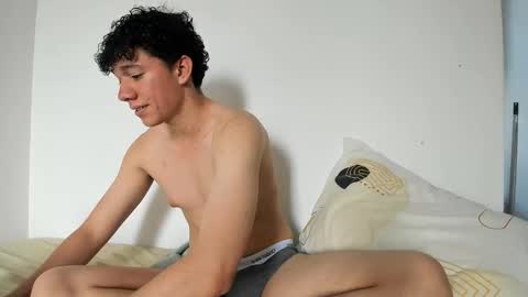 Snapshot of seder_4 chatting on 03-12-26, 07:53 Sebas online show from 03-12-26, 07:53