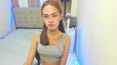Snapshot of seductive_aliyah chatting on 07-20-26, 01:35 aliyah online show from 07-20-26, 01:35