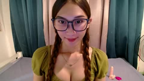 Snapshot of seductive_kimxxx chatting on 06-20-26, 10:51 your miss universe kim online show from 06-20-26, 10:51
