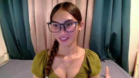 Snapshot of seductive_kimxxx chatting on 06-26-26, 02:10 your miss universe kim online show from 06-26-26, 02:10