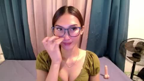 Snapshot of seductive_kimxxx chatting on 07-26-26, 12:30 your miss universe kim online show from 07-26-26, 12:30
