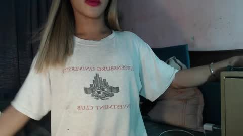 Snapshot of seductive_levie69 chatting on 03-25-26, 11:05 seductive_levie69 online show from 03-25-26, 11:05