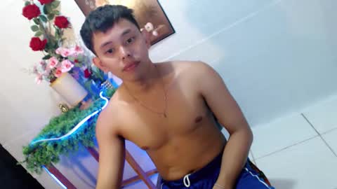 Snapshot of seductive_maxxx chatting on 05-30-26, 08:17 Max online show from 05-30-26, 08:17