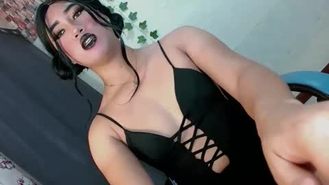 Snapshot of seductive_scarllete chatting on 12-04-25, 03:05 SCARLETTE online show from 12-04-25, 03:05