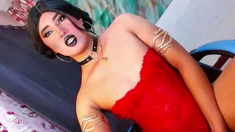 Snapshot of seductive_scarllete chatting on 12-21-25, 11:45 SCARLETTE online show from 12-21-25, 11:45