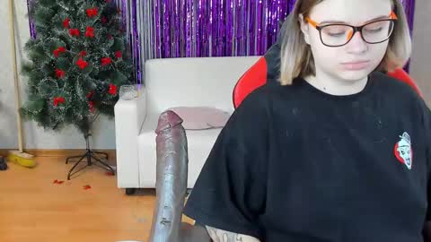 seductive_she_wolf online show from 02-03-25, 11:20