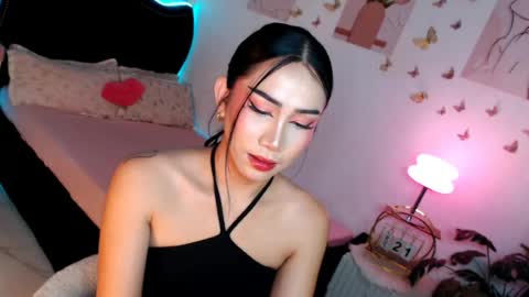 Snapshot of seductive_vana chatting on 06-20-26, 07:49 Vanessa online show from 06-20-26, 07:49