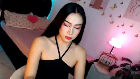Snapshot of seductive_vana chatting on 06-21-26, 11:18 Vanessa online show from 06-21-26, 11:18