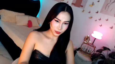 Snapshot of seductive_vana chatting on 06-29-26, 10:15 Vanessa online show from 06-29-26, 10:15