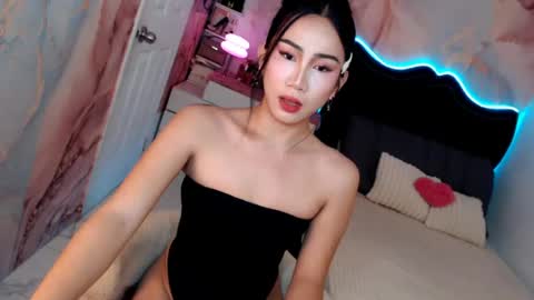 Snapshot of seductive_vana chatting on 07-20-26, 11:51 Vanessa online show from 07-20-26, 11:51
