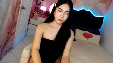 Snapshot of seductive_vana chatting on 07-23-26, 01:58 Vanessa online show from 07-23-26, 01:58