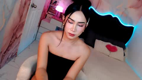 Snapshot of seductive_vana chatting on 07-29-26, 05:44 Vanessa online show from 07-29-26, 05:44