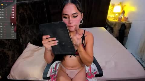Snapshot of seductivechealsy chatting on 11-06-25, 11:04 YOUR LOVES CHEALSY online show from 11-06-25, 11:04