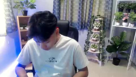 Snapshot of seductivee_bigcock chatting on 10-24-25, 08:00 John online show from 10-24-25, 08:00