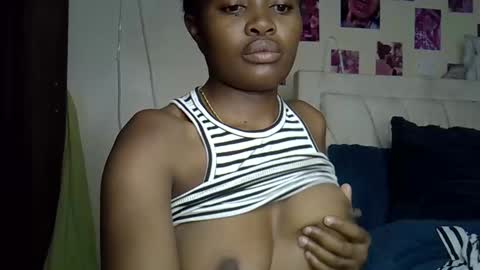 Snapshot of seductiveglow chatting on 01-16-26, 04:27 seductive glow online show from 01-16-26, 04:27
