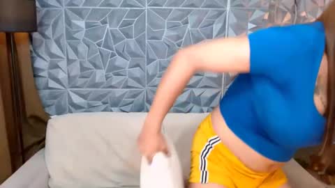 Lala online show from 02-20-25, 03:41