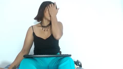 Estefany online show from 02-28-26, 06:03