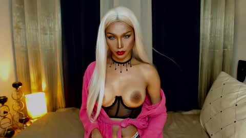 Snapshot of seductresskatarina chatting on 12-23-24, 08:11 KATARINA LUST online show from 12-23-24, 08:11