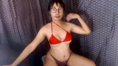 Snapshot of seductresstsjulia chatting on 07-28-26, 04:05 Julia Starlette online show from 07-28-26, 04:05