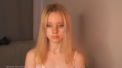 Snapshot of seebunny chatting on 07-11-26, 04:21 See Its honey bunny im Lana online show from 07-11-26, 04:21