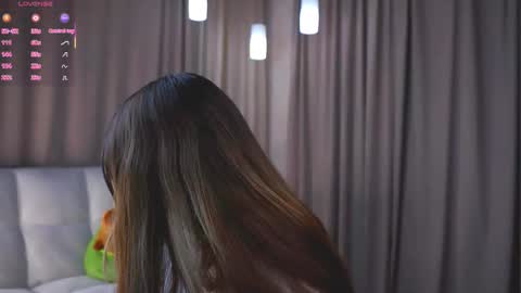 Snapshot of seeeyoubaby chatting on 09-27-25, 04:23 Slavia online show from 09-27-25, 04:23