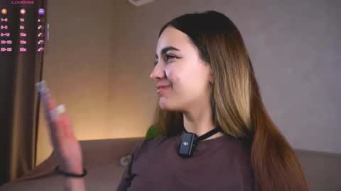 Snapshot of seeeyoubaby chatting on 10-16-25, 04:41 Slavia online show from 10-16-25, 04:41