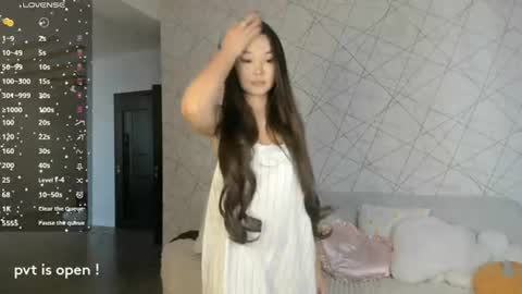Akira Youri online show from 07-18-26, 11:03