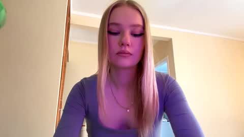 Snapshot of seemabensch chatting on 03-02-26, 12:02 Kristie online show from 03-02-26, 12:02