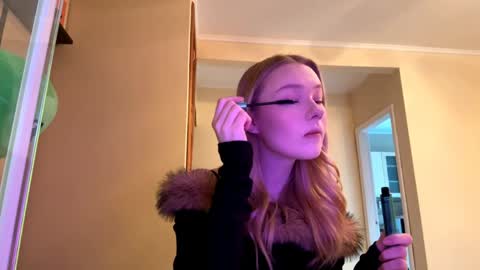 Snapshot of seemabensch chatting on 04-04-26, 02:10 Kristie online show from 04-04-26, 02:10