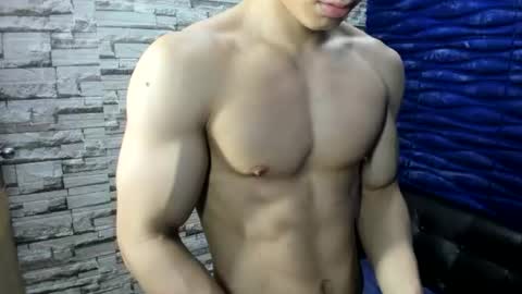 Snapshot of seigfried0 chatting on 06-25-26, 11:53 Seigfried online show from 06-25-26, 11:53